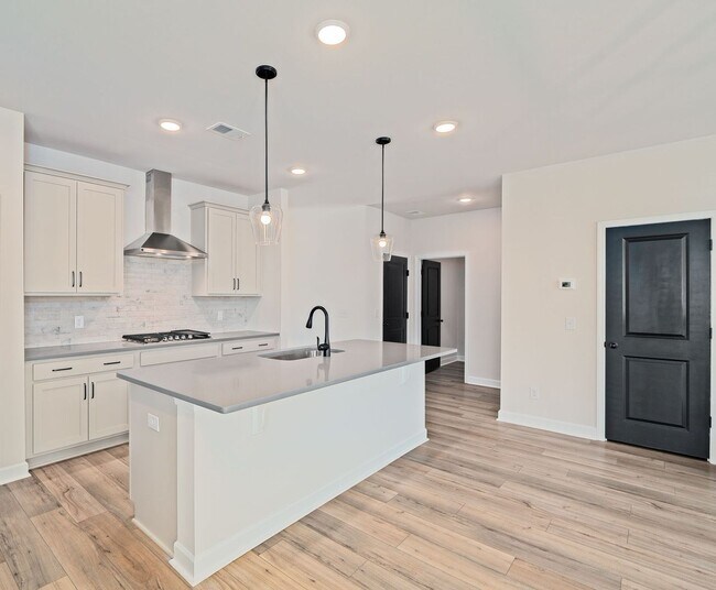 Building Photo - Elegant & Spacious Home in Summerville’s Cane Bay Community