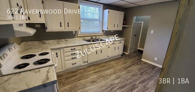 Building Photo - 622 Ravenswood Dr