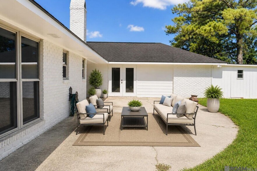 Building Photo - 13523 Willowridge Ave