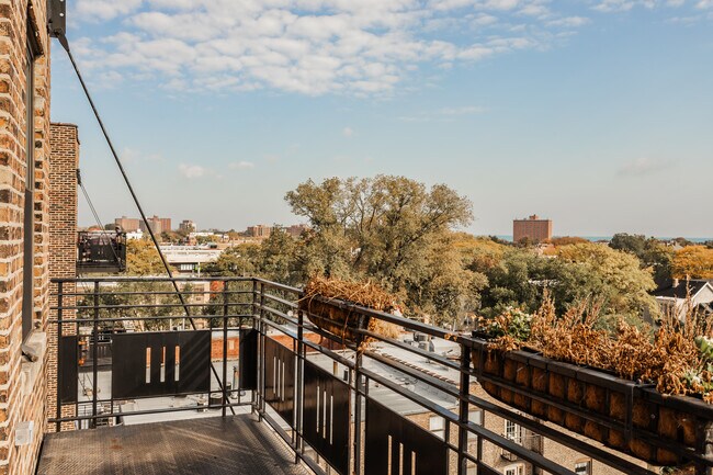 Building Photo - 4537 S Drexel Blvd