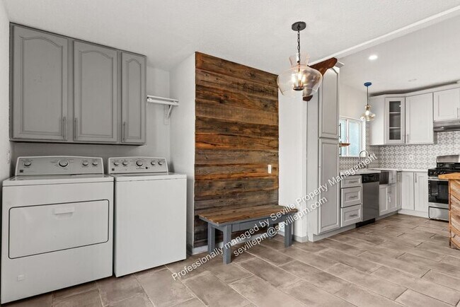 Building Photo - 2037 36th Ave