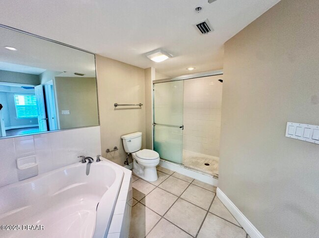 Building Photo - 4670 Links Village Dr