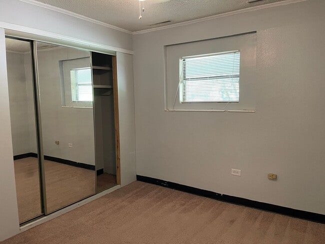 Building Photo - 2BR/1BA - Duplex located off of South Milledge Avenue! Available soon!