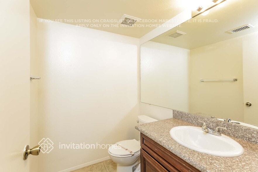 Building Photo - 4461 W Yorkshire Dr
