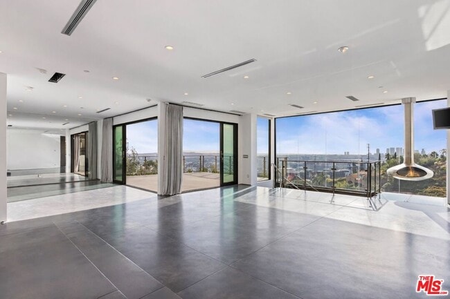 Building Photo - 8460 Harold Way