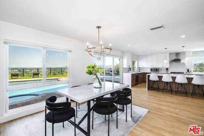 Building Photo - 6426 Ellenview Ave