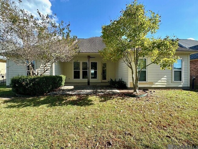 Building Photo - 10723 Hillbrook Ave