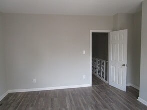 Building Photo - Front Porch Row - Oak Lane