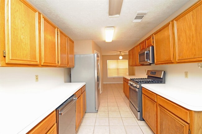 Building Photo - 16503 Canario Dr
