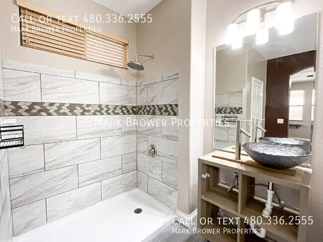 Building Photo - 11878 N 145th Ln