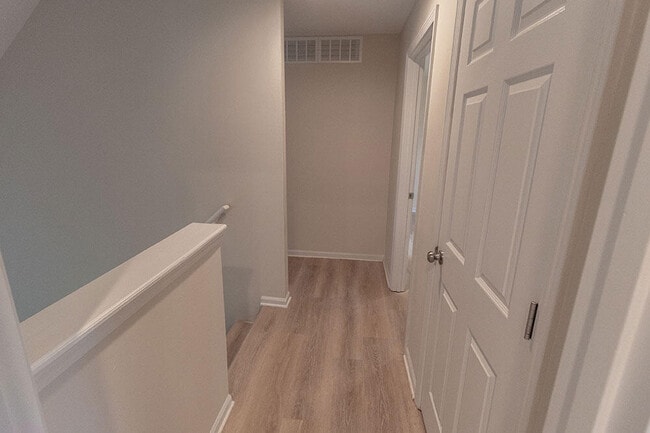 Building Photo - 1915 Mirtle Grove Ct