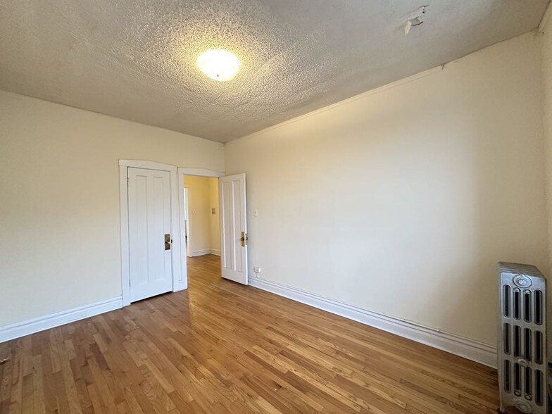 Building Photo - 1542 N Kedzie Ave