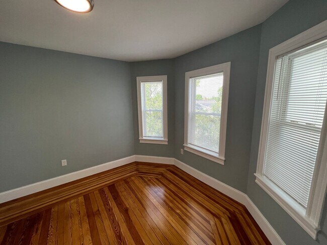 Building Photo - 9/1 Brand new renovation 4BR/2BA in Porter Sq! w/d in unit!