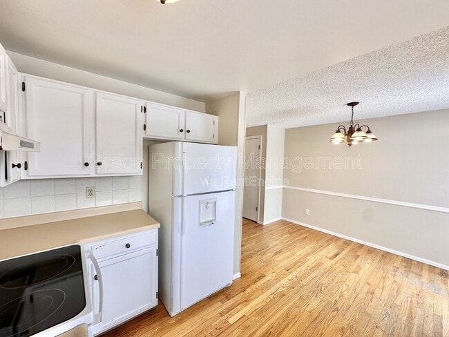 Building Photo - 12205 Bellaire St