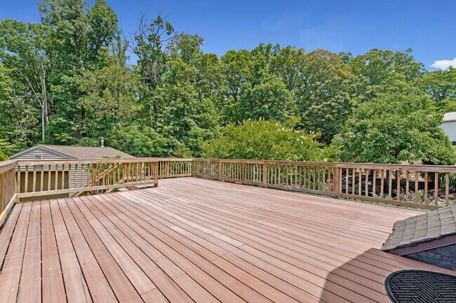 Building Photo - 7712 Dolly Dr