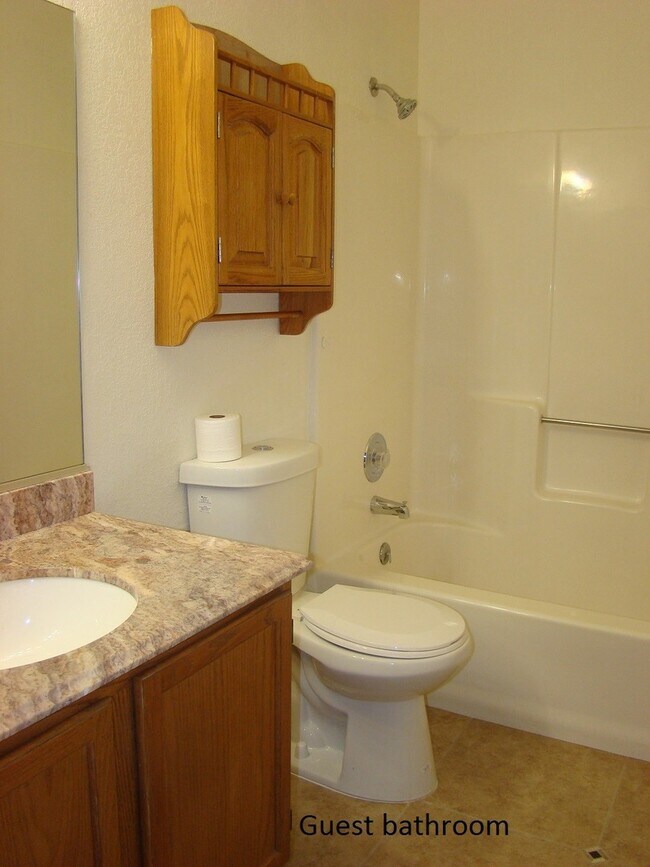 Building Photo - 3444 Bluegrass Dr