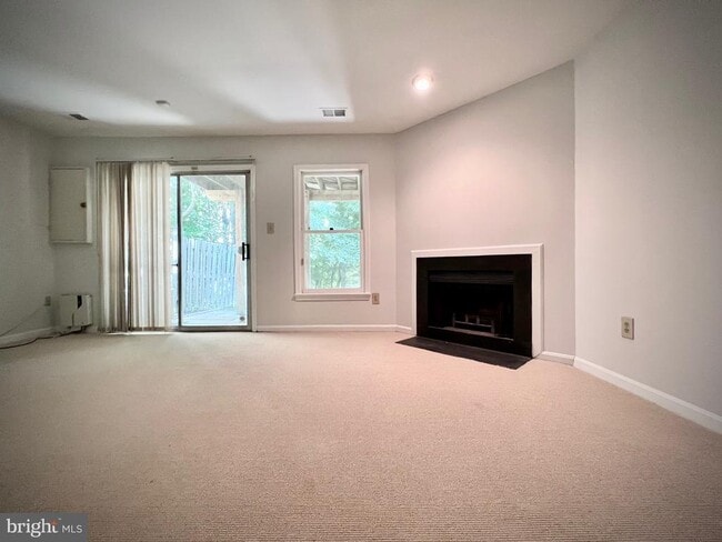 Building Photo - 10611 Pine Haven Terrace