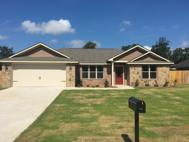 Primary Photo - MOVE IN READY BRICK SINGLE FAMILY HOME! $2...