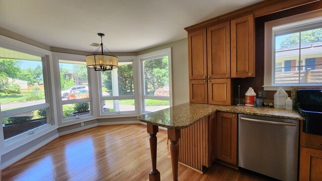 Building Photo - Rare Opportunity In Belle Haven Neighborhood - Yard Work Included in Rent