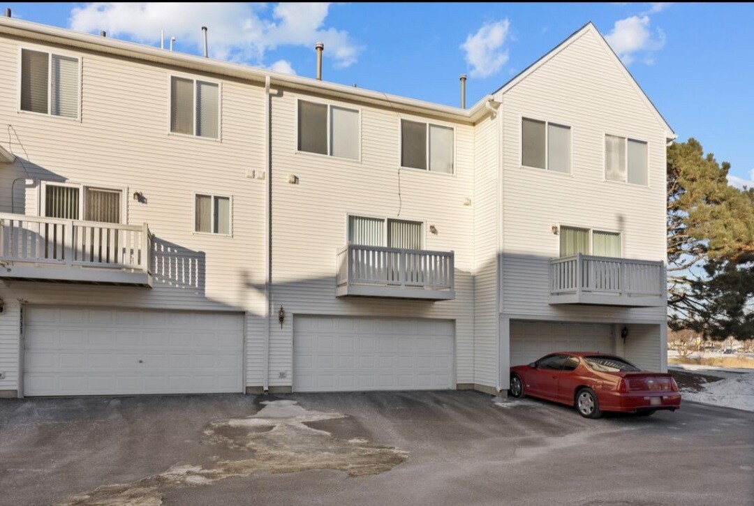 Building Photo - 4553 W Hill Ave