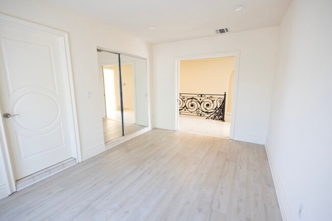 Building Photo - 10567 Holman Ave