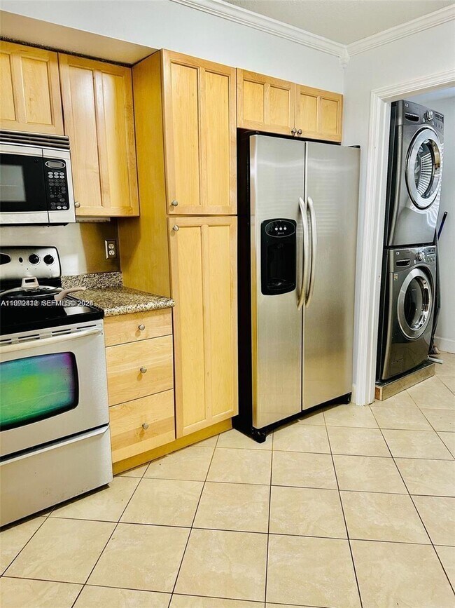 Building Photo - 5201 SW 31st Ave