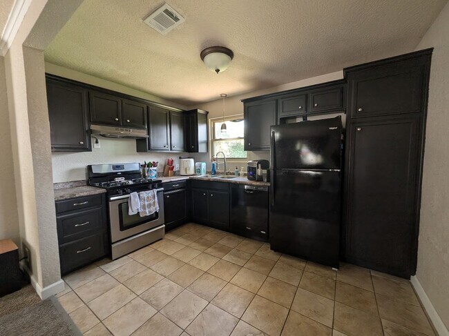Building Photo - 1235Palm Dr., Orange, TX 77630