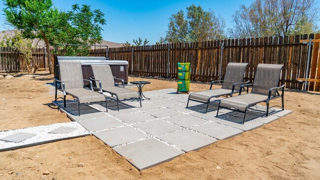 Building Photo - Fully Furnished Home in Yucca Valley