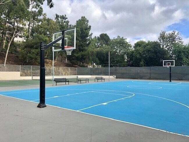 Building Photo - Charming Upgraded 1 Bed/1 Bath Condo at Mi...