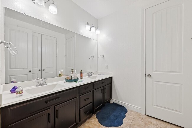 Building Photo - 6515 Sterling Shores Ln