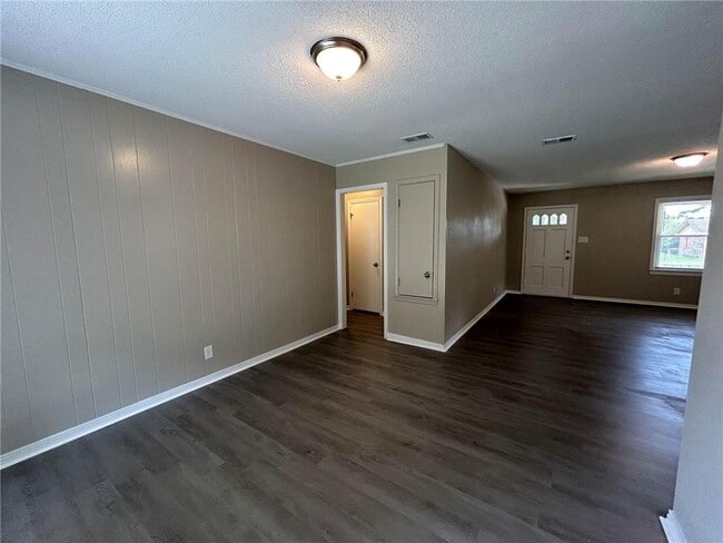 Building Photo - 506 Seville Dr