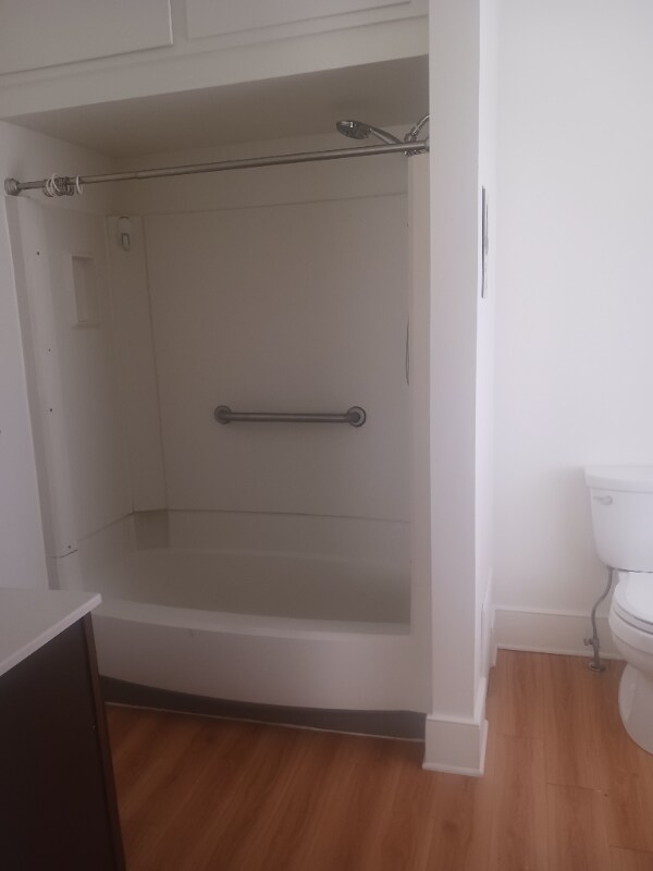 Building Photo - 323 N George St