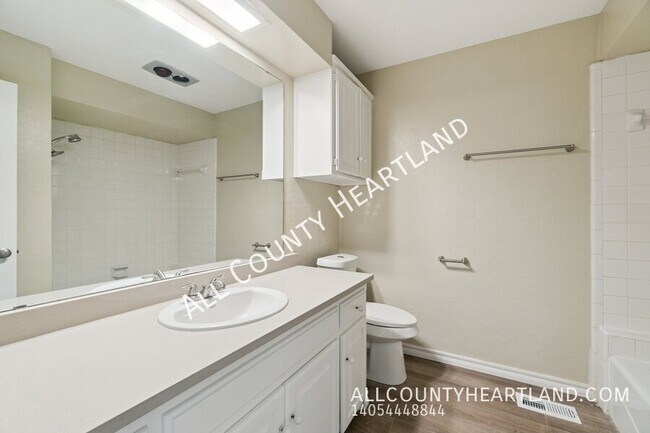 Building Photo - 3209 Castle Rock Rd