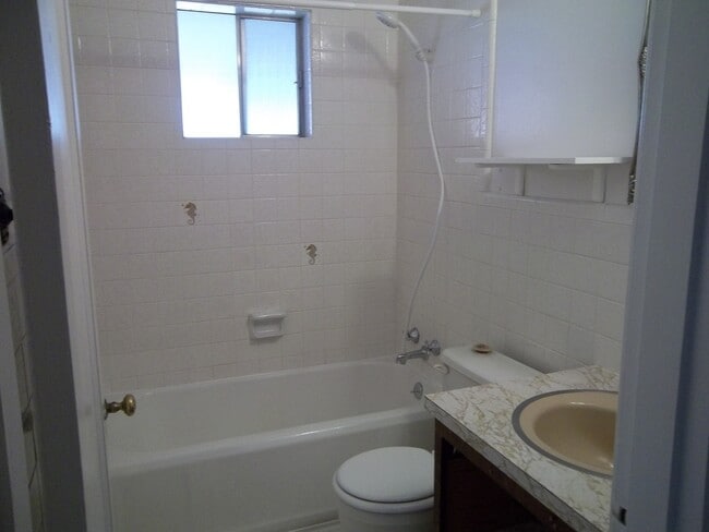 Building Photo - VIDEOTOUR: Don't Blink, This will be gone! PETS WELCOME