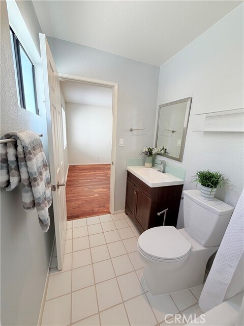 Building Photo - 511 S El Molino Ave