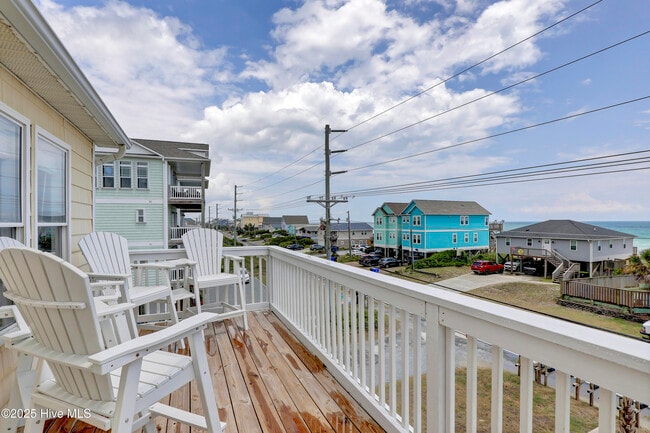 Building Photo - 1401 S Shore Dr