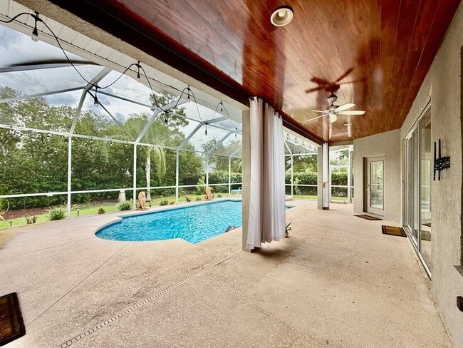 Building Photo - 4301 River Close Blvd
