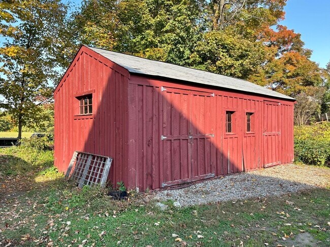 Building Photo - 527 Main St