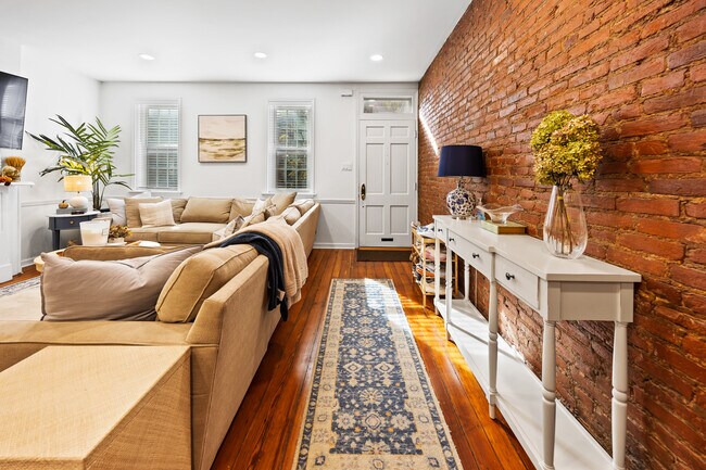 Building Photo - 2207 Lombard St