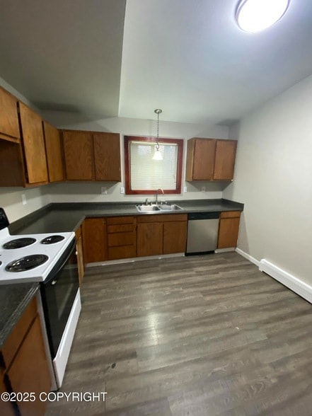 Building Photo - 11401 Heritage Ct