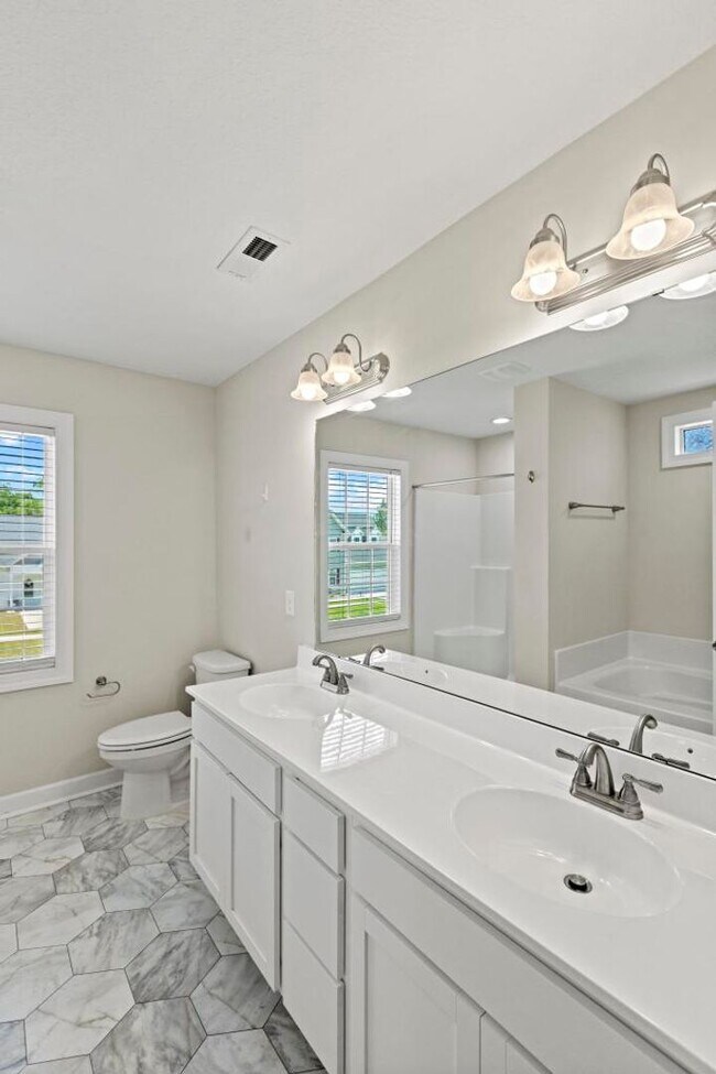 Building Photo - $500 off 1st Month's Rent! Convenience to Camp Lejeune!