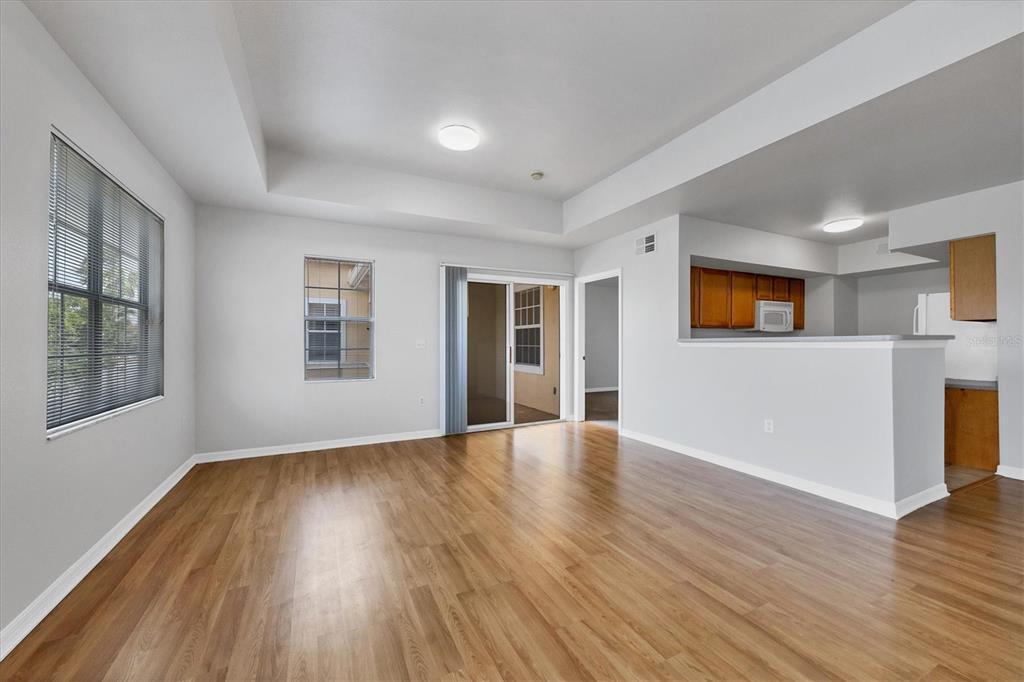 Building Photo - 1010 Villagio Cir