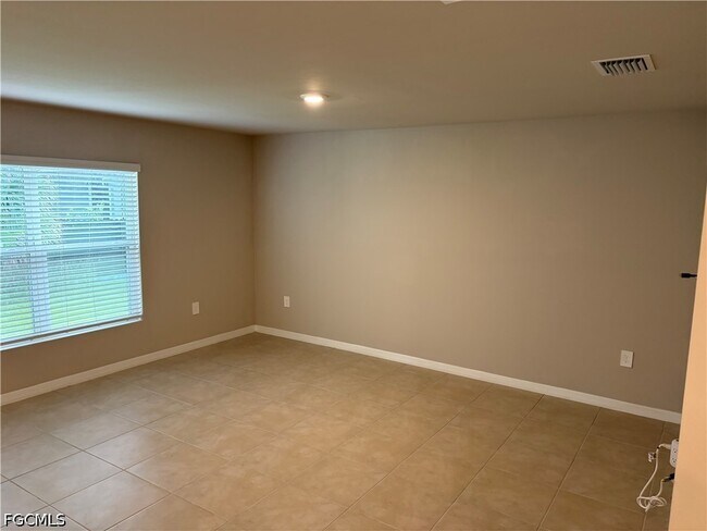 Building Photo - 5013 Placid Ln