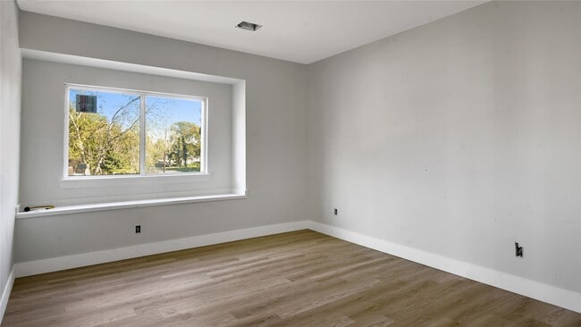 Building Photo - 1313 Knight St