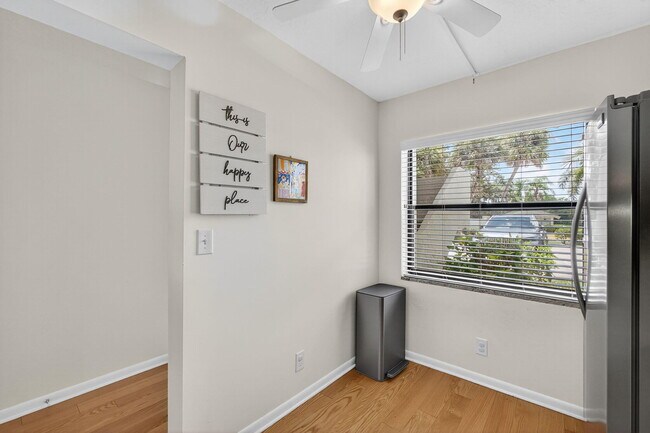 Building Photo - 12790 Briarlake Dr