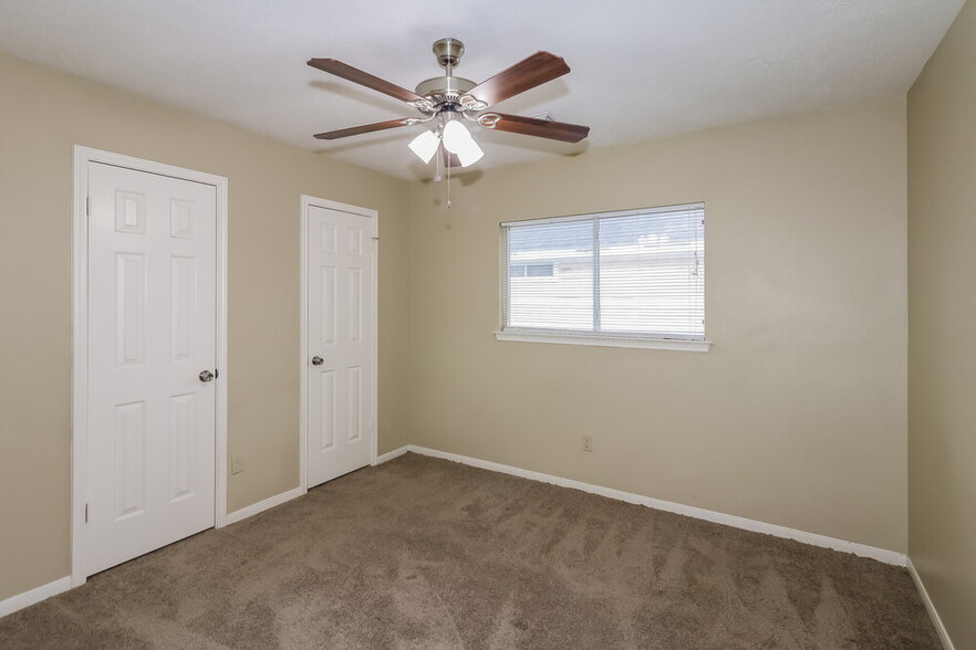 Building Photo - 20407 Avery Point Dr