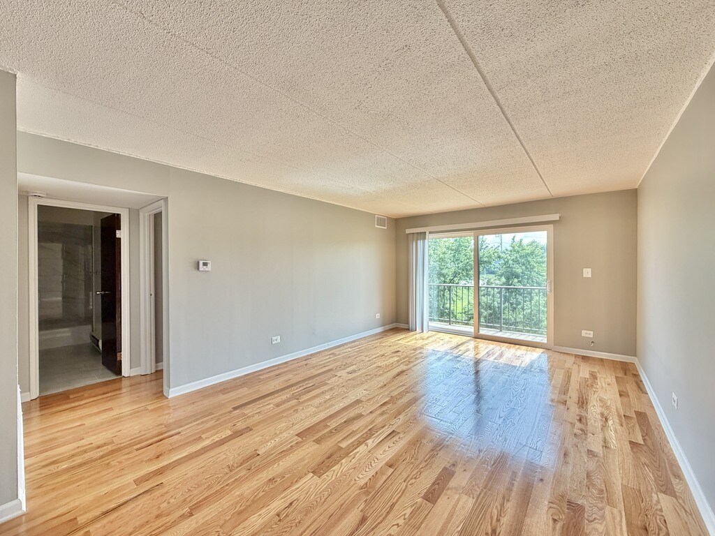 Building Photo - 525 N Quentin Rd