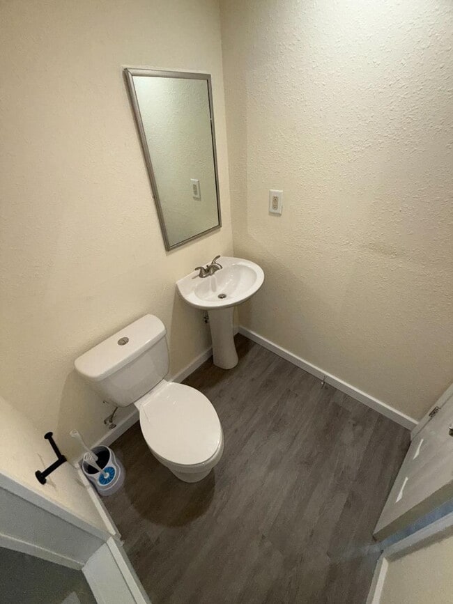 Building Photo - 3944 Clermont Dr
