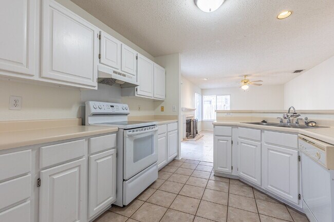 Building Photo - 14215 Spotted Cedar
