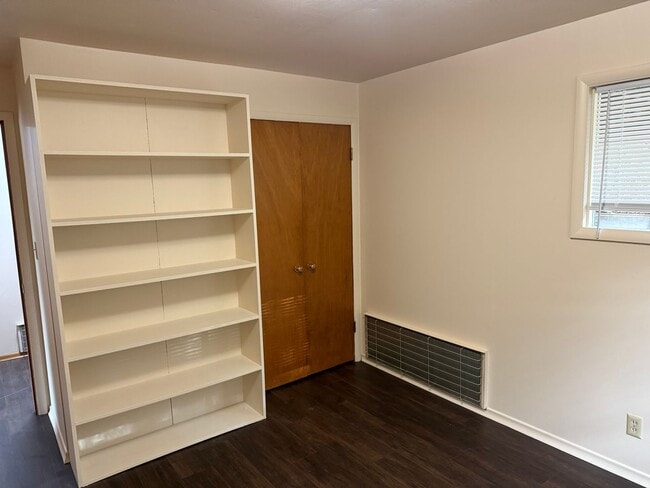 Building Photo - Hunter - Anderson Road